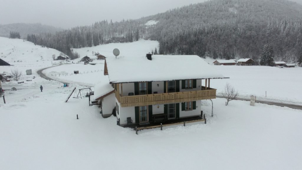 Haus Ferienwohnung Erbhof Jachenau im Winter